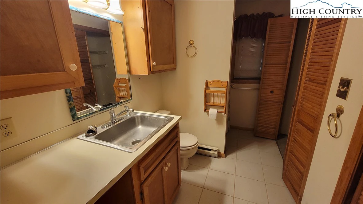 Image number 5 for the current listing