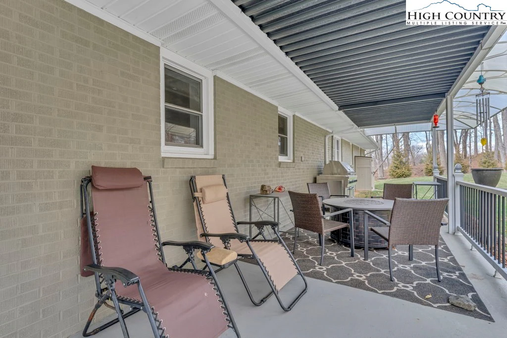 Image number 20 for the current listing