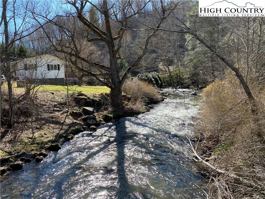 Image number 15 for the current listing