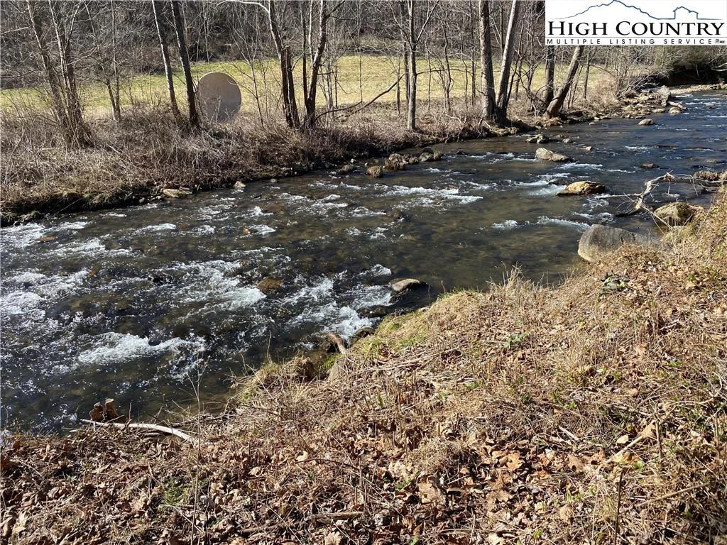 Image number 18 for the current listing