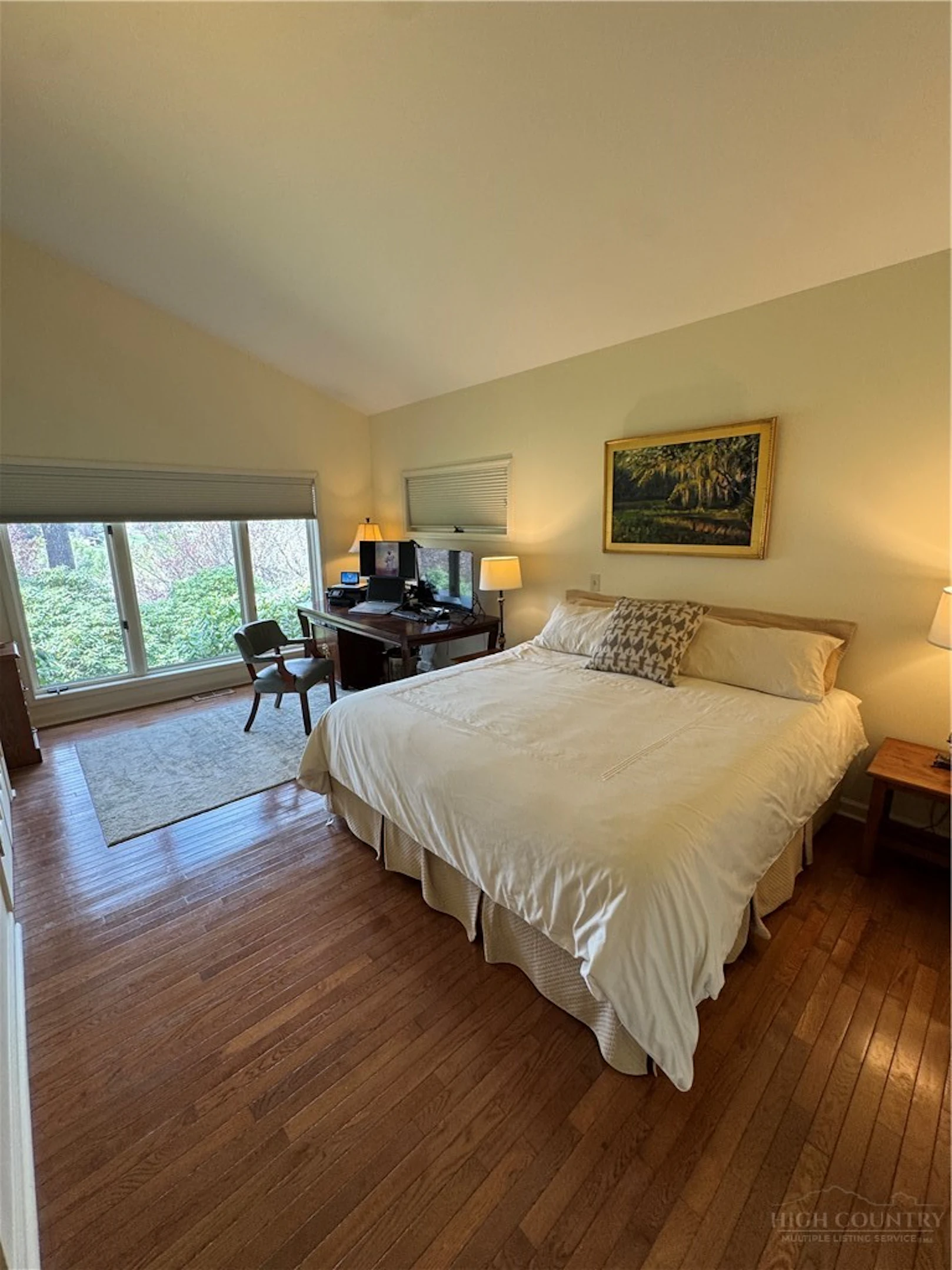 Image number 14 for the current listing