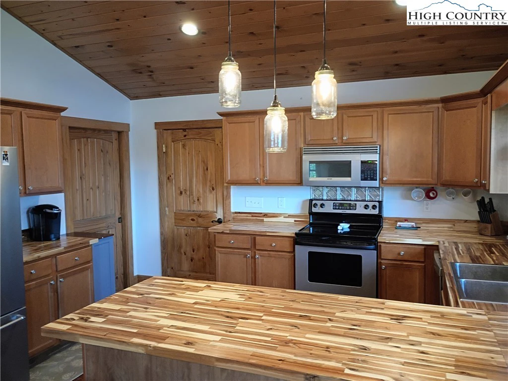 Image number 4 for the current listing