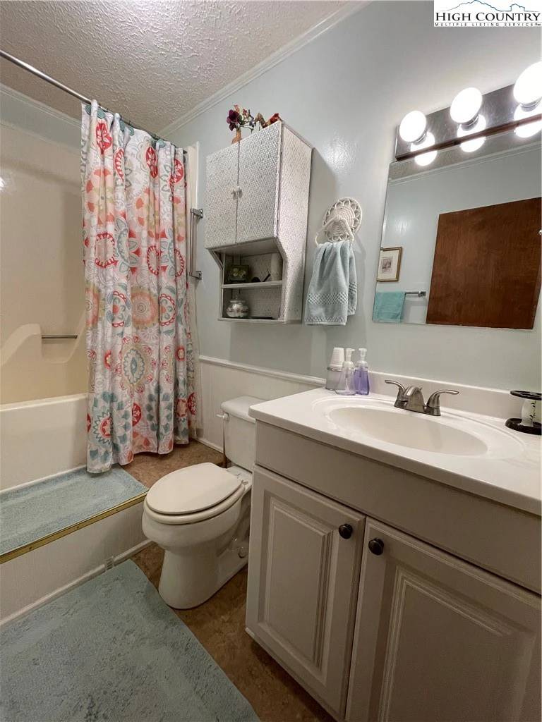 Image number 3 for the current listing