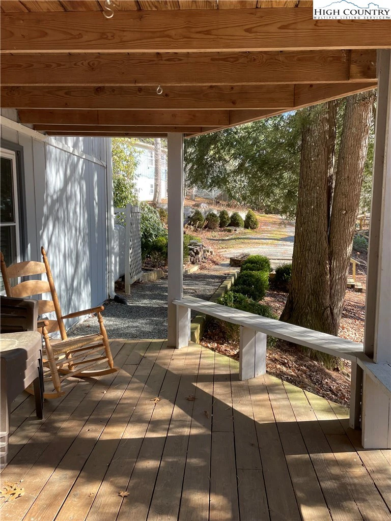 Image number 16 for the current listing