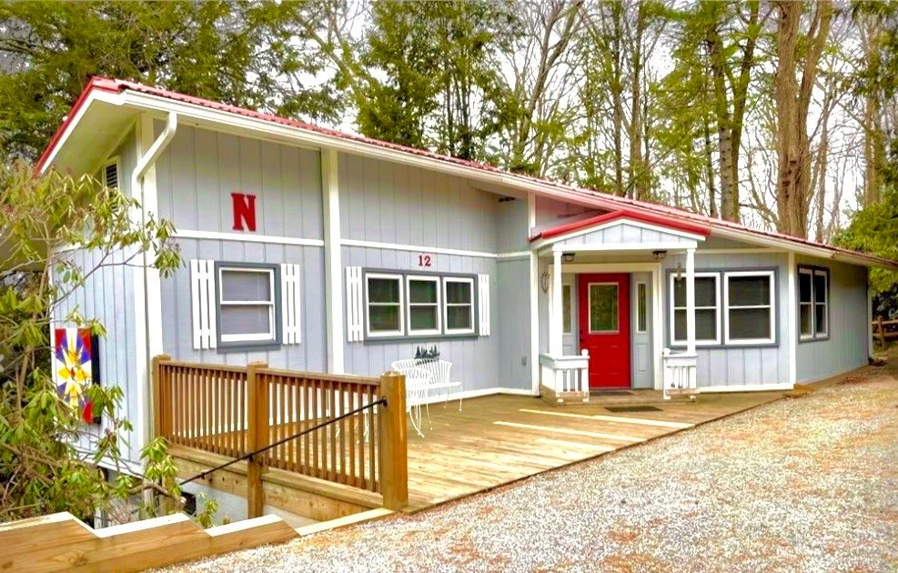 Image number 1 for the current listing