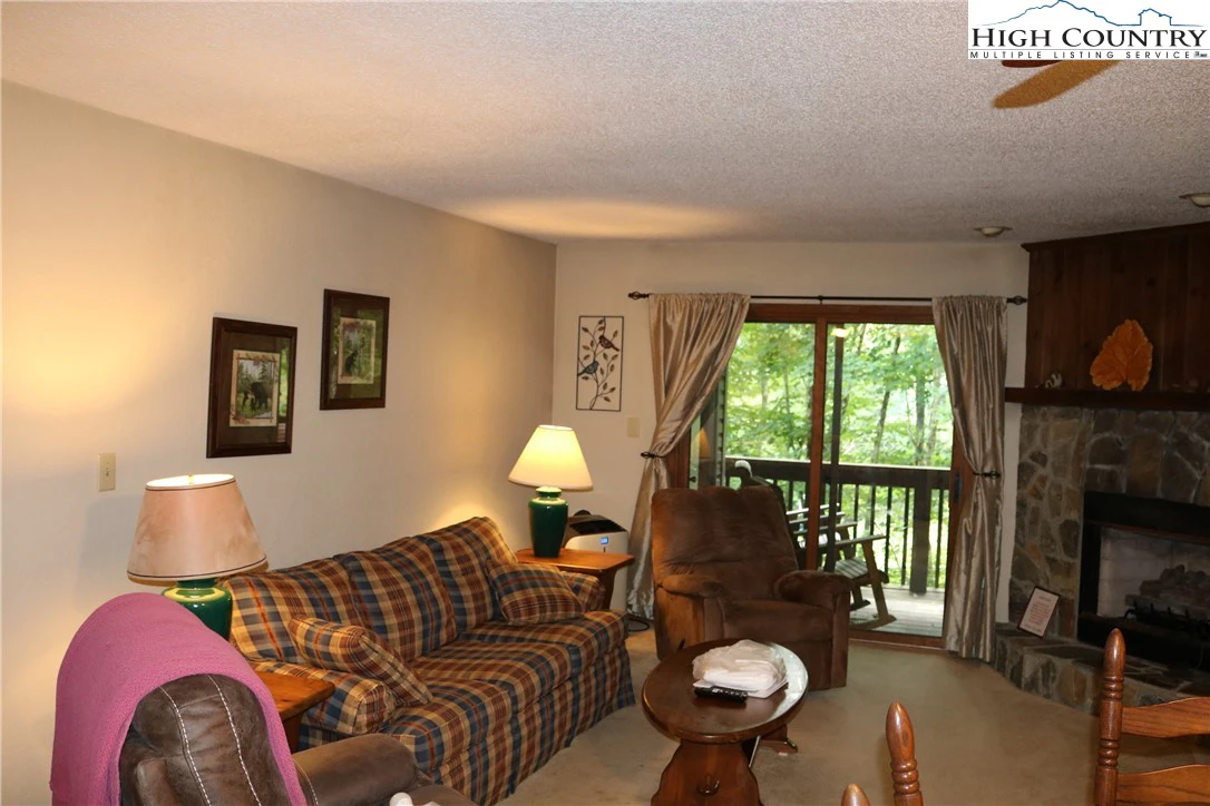 Image number 11 for the current listing