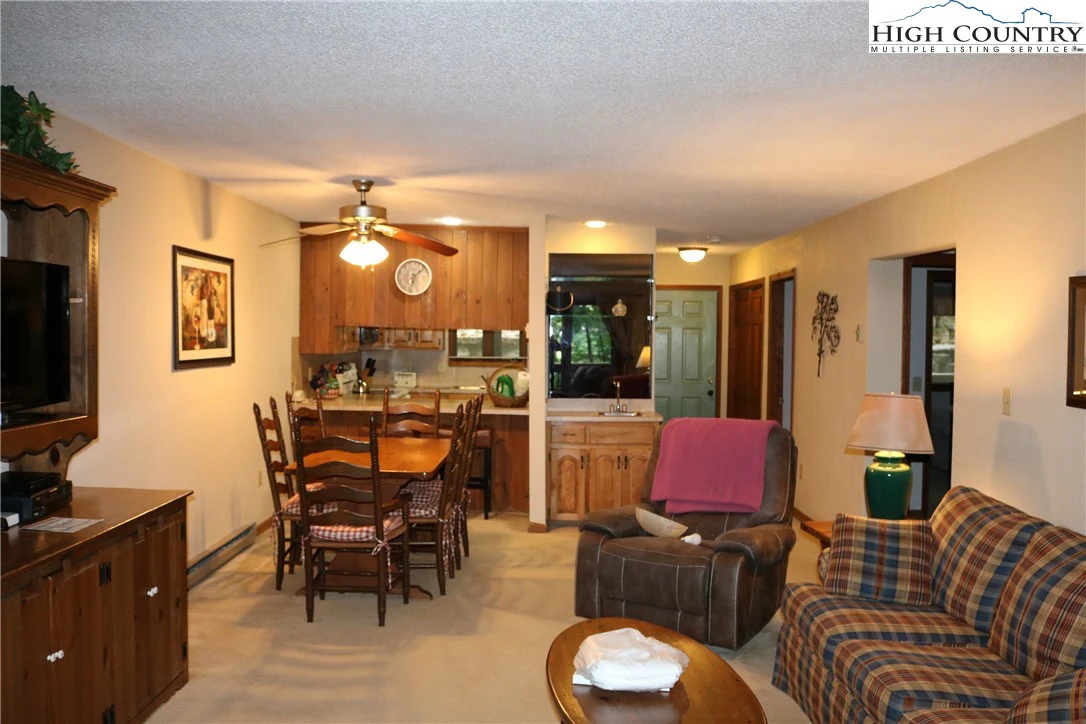 Image number 15 for the current listing