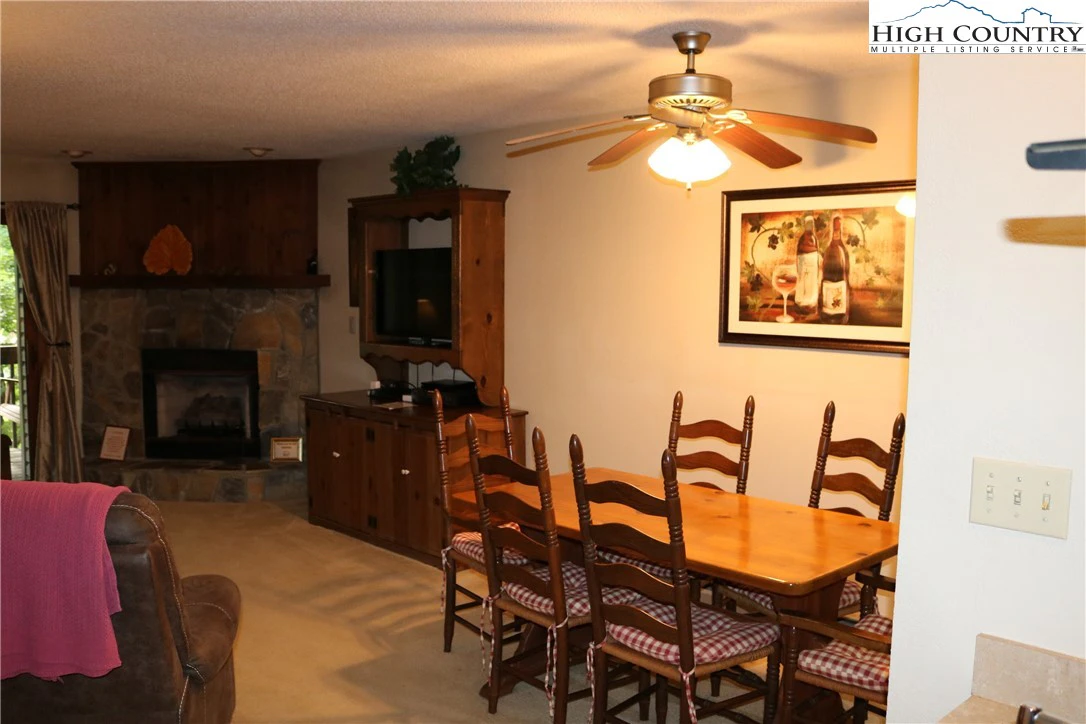 Image number 13 for the current listing