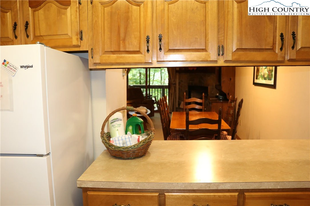 Image number 3 for the current listing