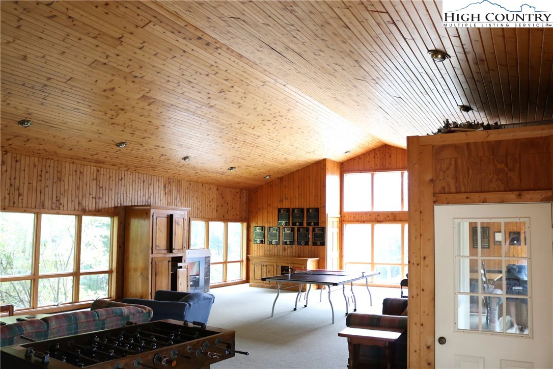Image number 10 for the current listing