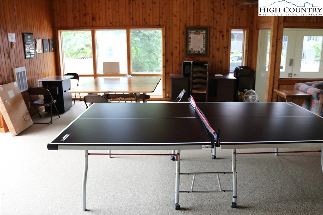 Image number 14 for the current listing