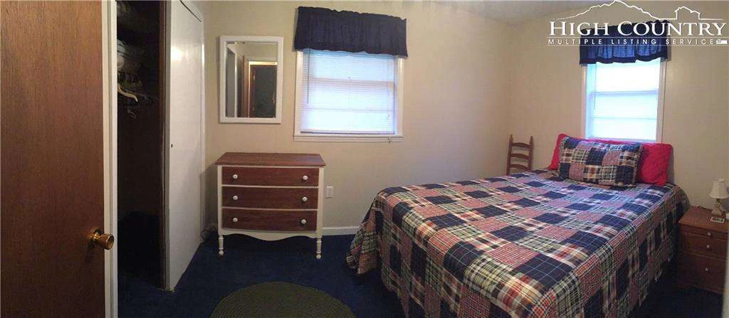 Image number 20 for the current listing
