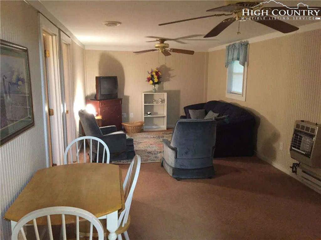 Image number 8 for the current listing