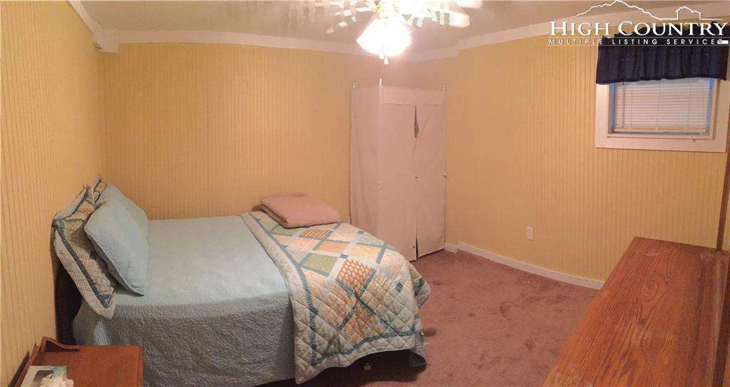 Image number 11 for the current listing