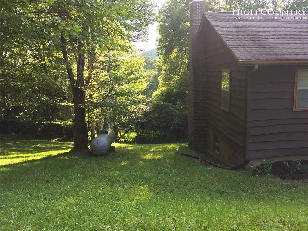 Image number 15 for the current listing