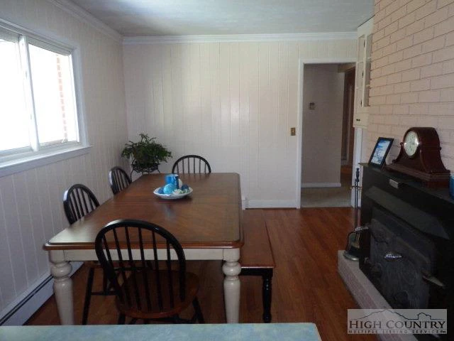 Image number 14 for the current listing
