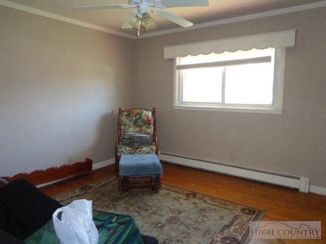 Image number 5 for the current listing