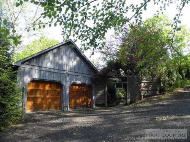 Image number 32 for the current listing
