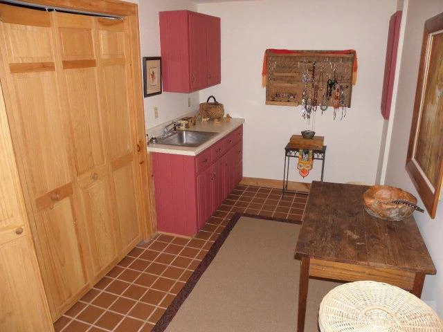 Image number 5 for the current listing