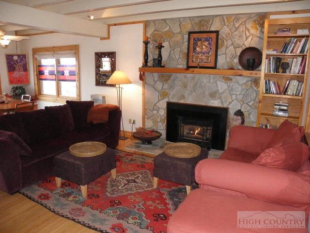 Image number 6 for the current listing