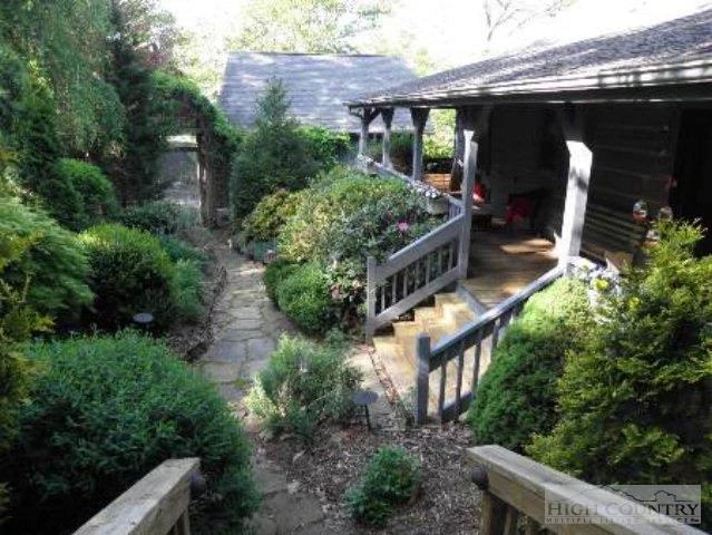 Image number 8 for the current listing