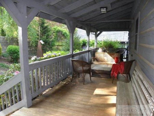 Image number 18 for the current listing