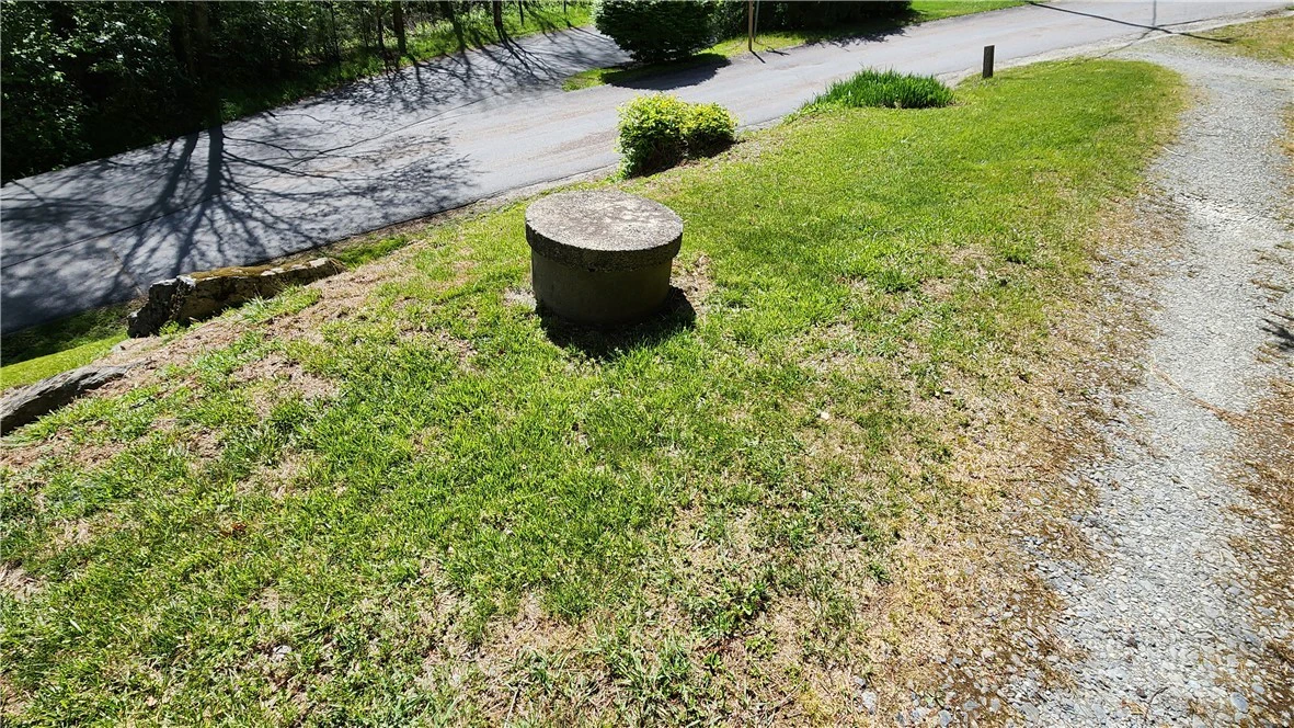 Image number 5 for the current listing