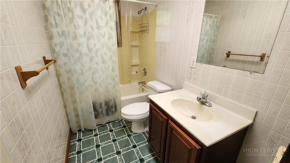 Image number 6 for the current listing