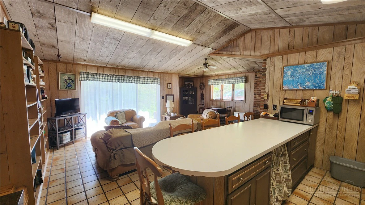 Image number 16 for the current listing