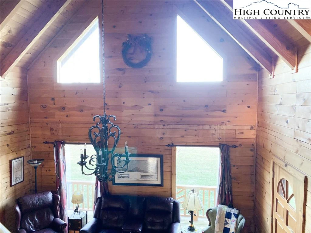 Image number 14 for the current listing