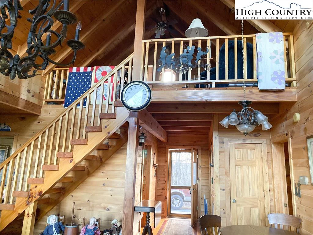 Image number 8 for the current listing