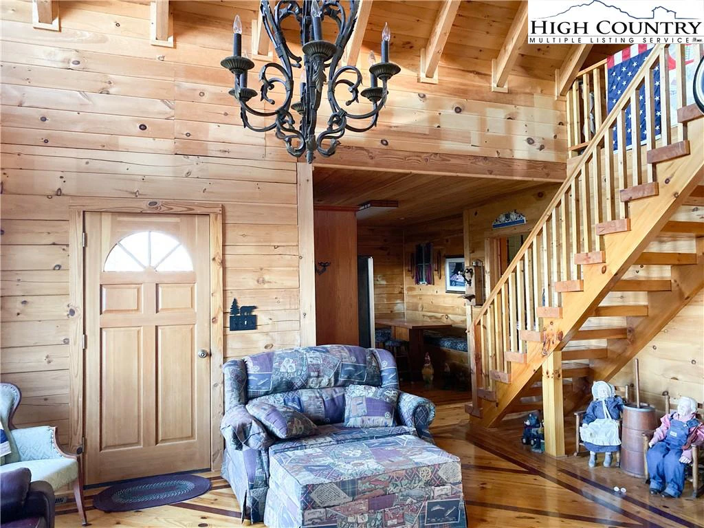 Image number 7 for the current listing