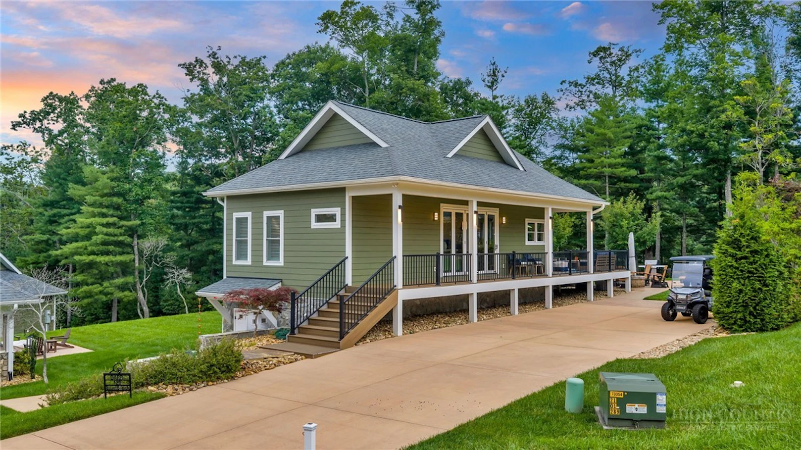 Image number 3 for the current listing