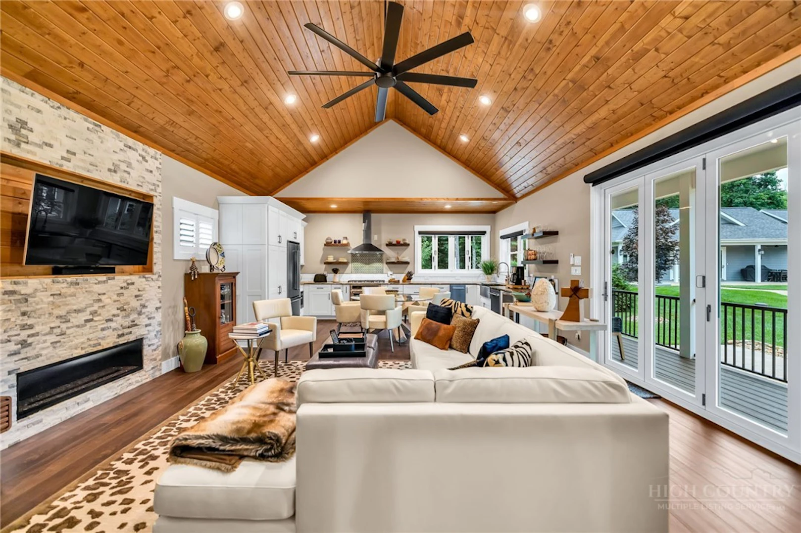 Image number 8 for the current listing