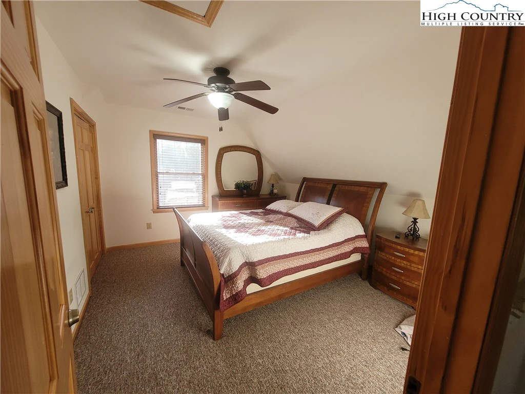 Image number 7 for the current listing