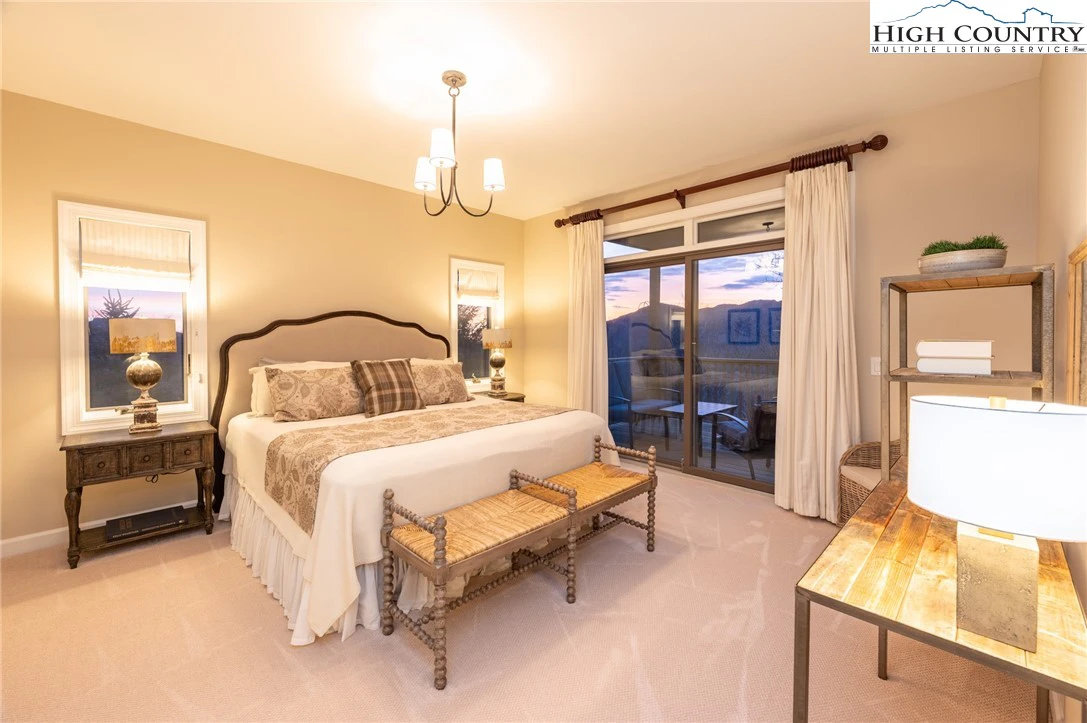 Image number 7 for the current listing