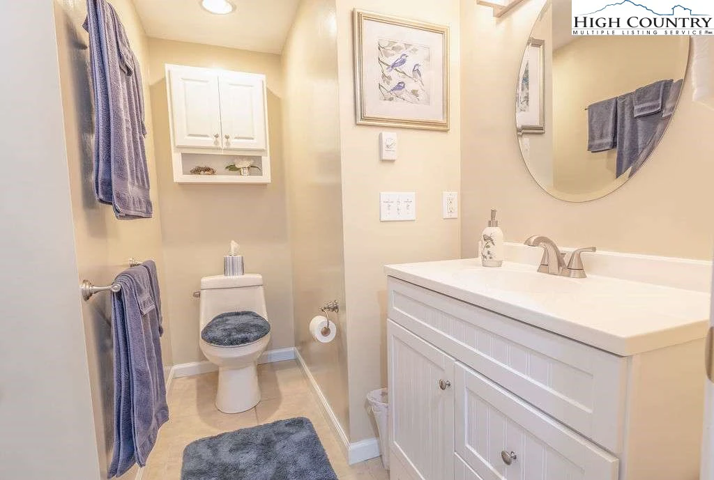 Image number 7 for the current listing