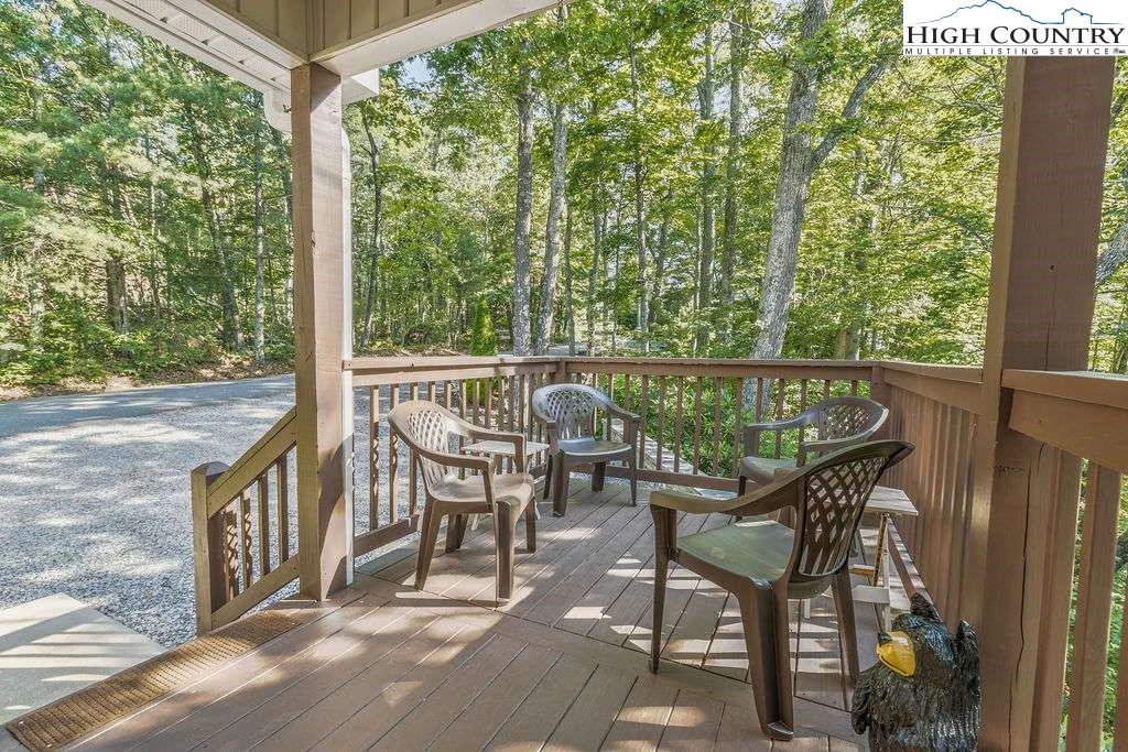 Image number 9 for the current listing