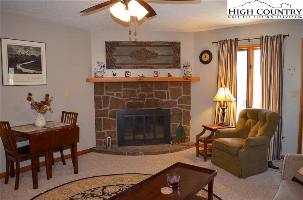 Image number 9 for the current listing