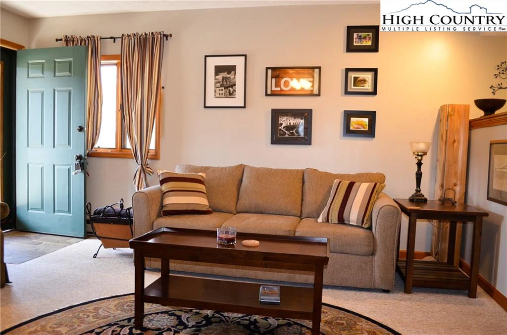 Image number 7 for the current listing