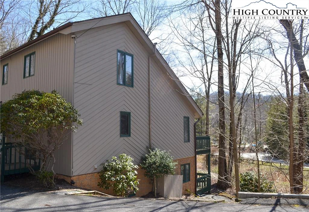 Image number 15 for the current listing
