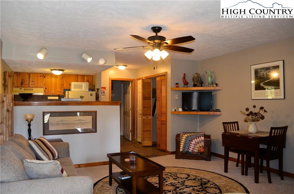 Image number 10 for the current listing