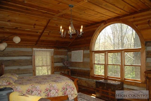 Image number 3 for the current listing