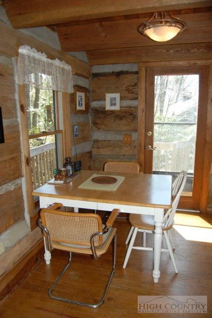 Image number 10 for the current listing