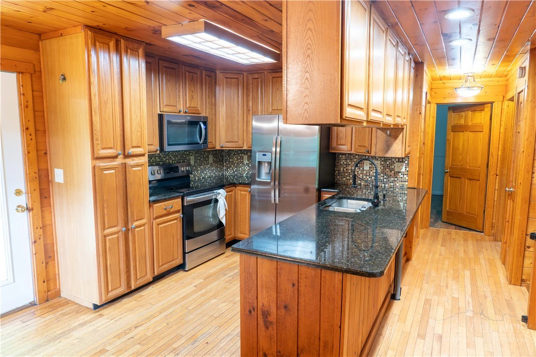 Image number 4 for the current listing