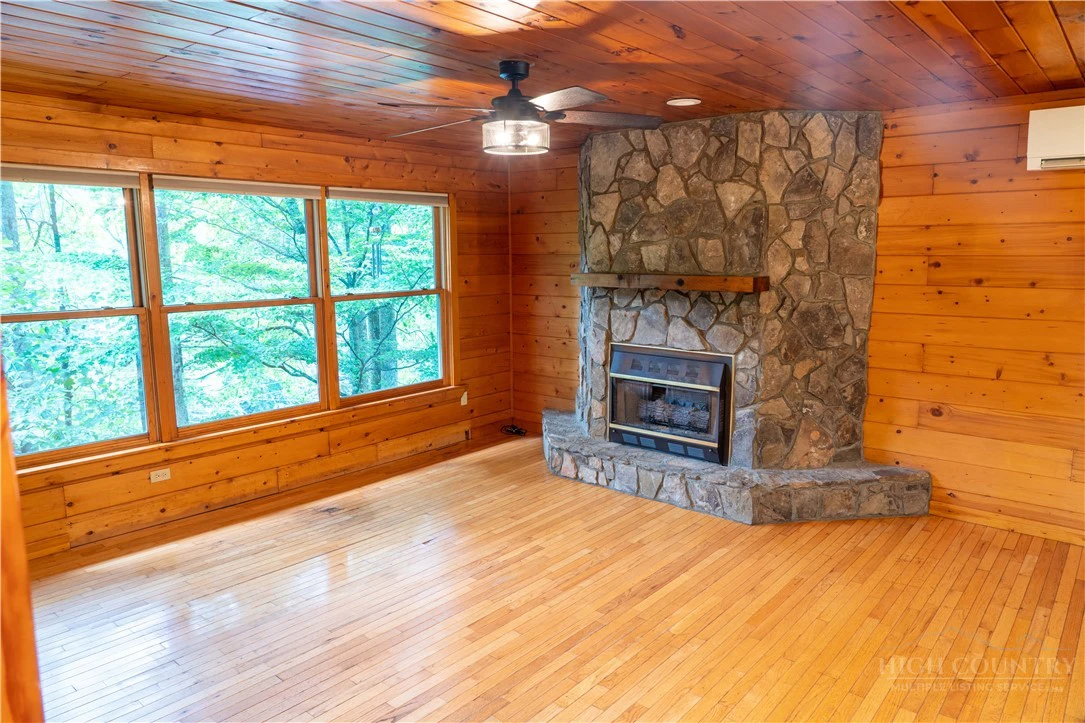 Image number 7 for the current listing