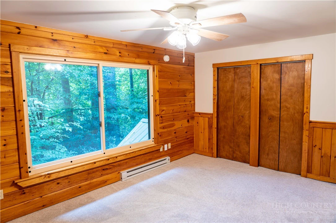 Image number 8 for the current listing