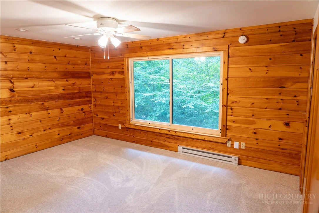 Image number 9 for the current listing