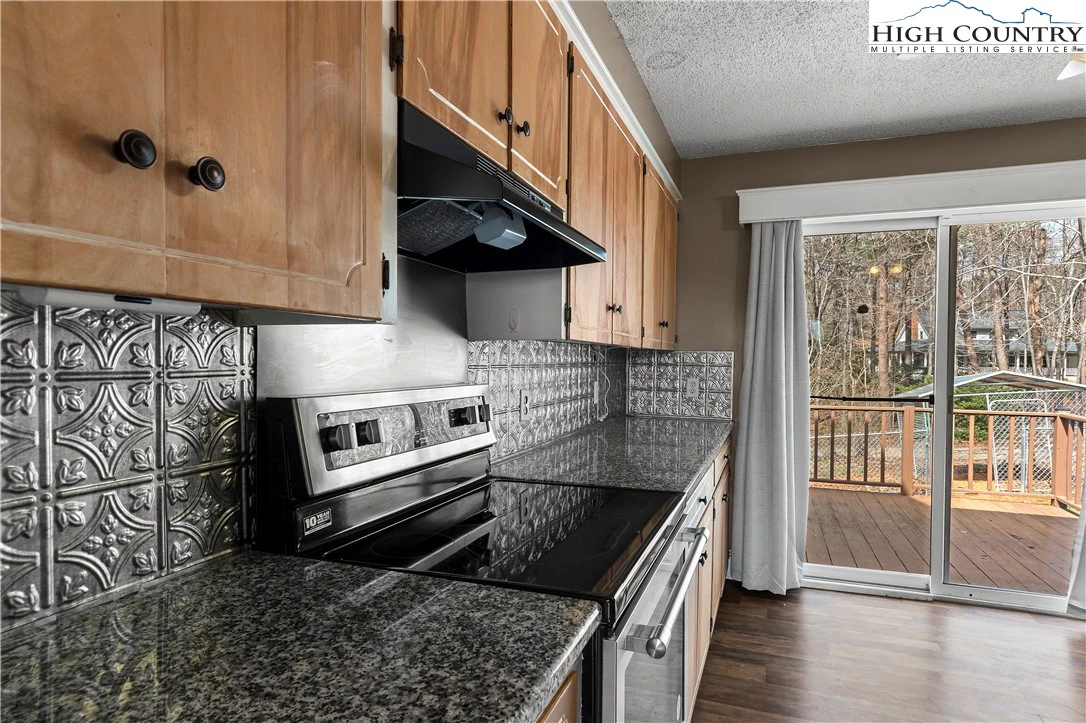 Image number 5 for the current listing