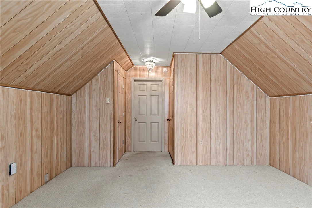 Image number 11 for the current listing